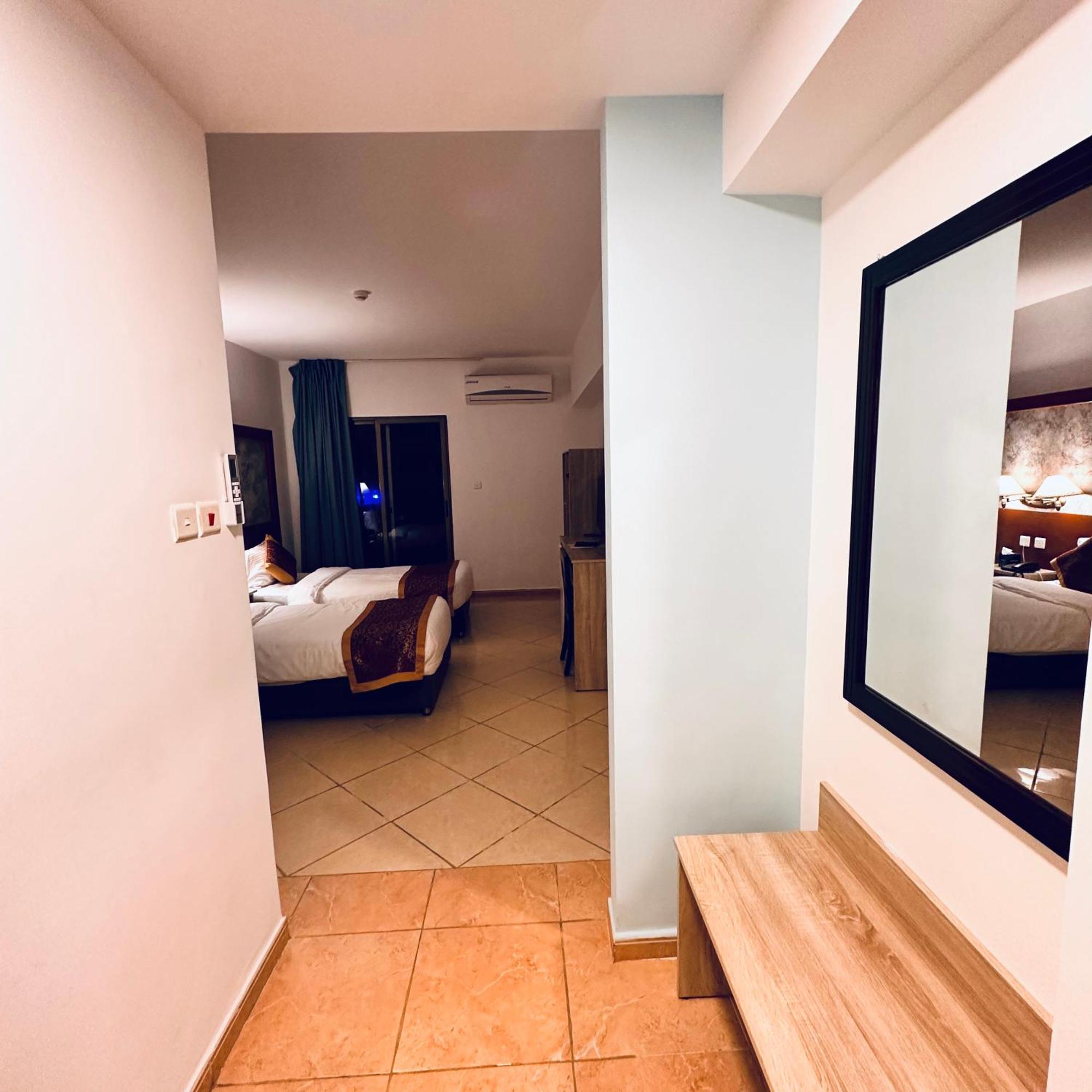 Aquavista Hotel & Suites Aqaba Exterior photo