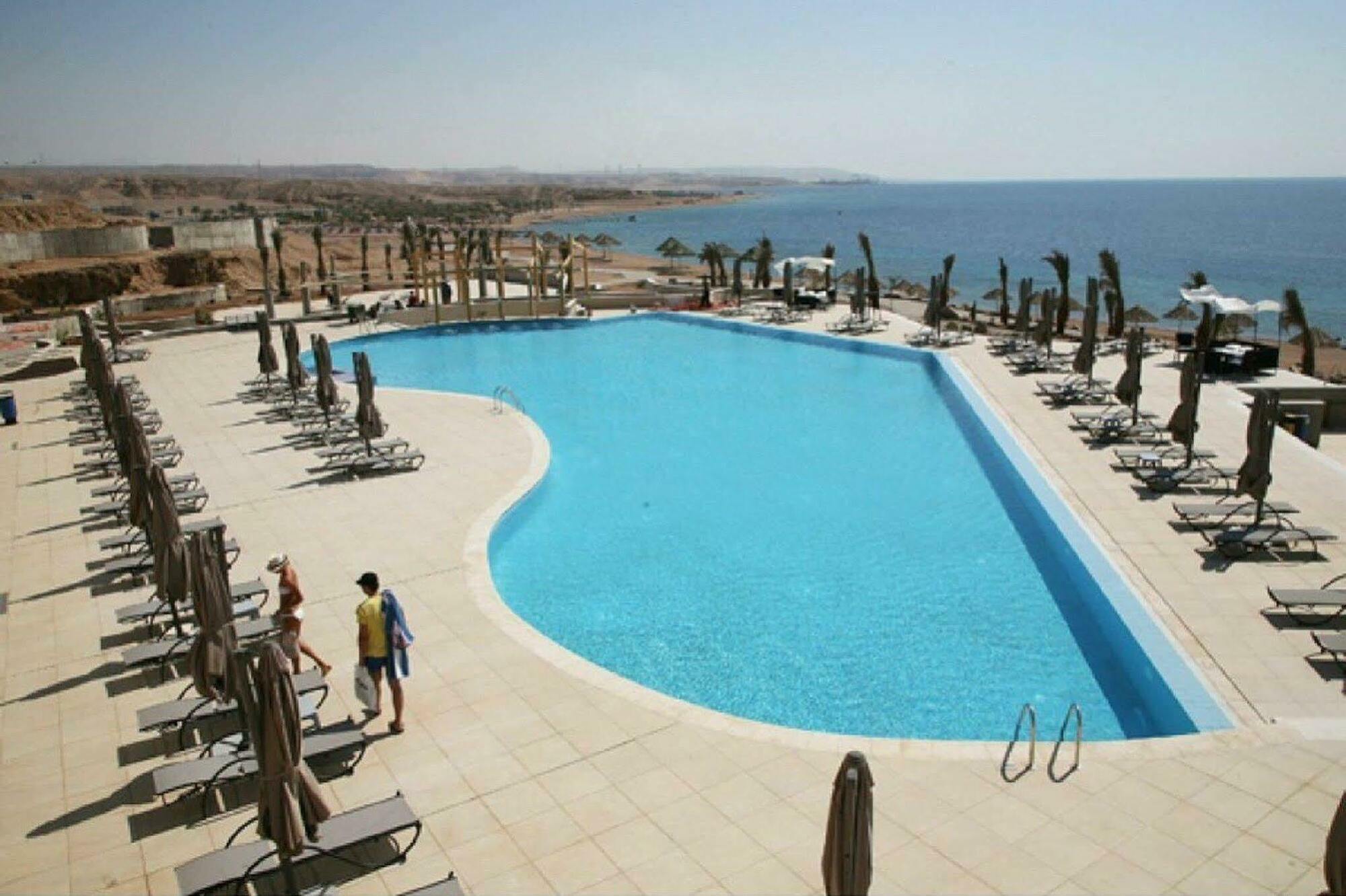 Aquavista Hotel & Suites Aqaba Exterior photo